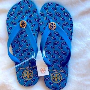 🏷$98|Tory Burch size 7 flip-flops 💙 🩴